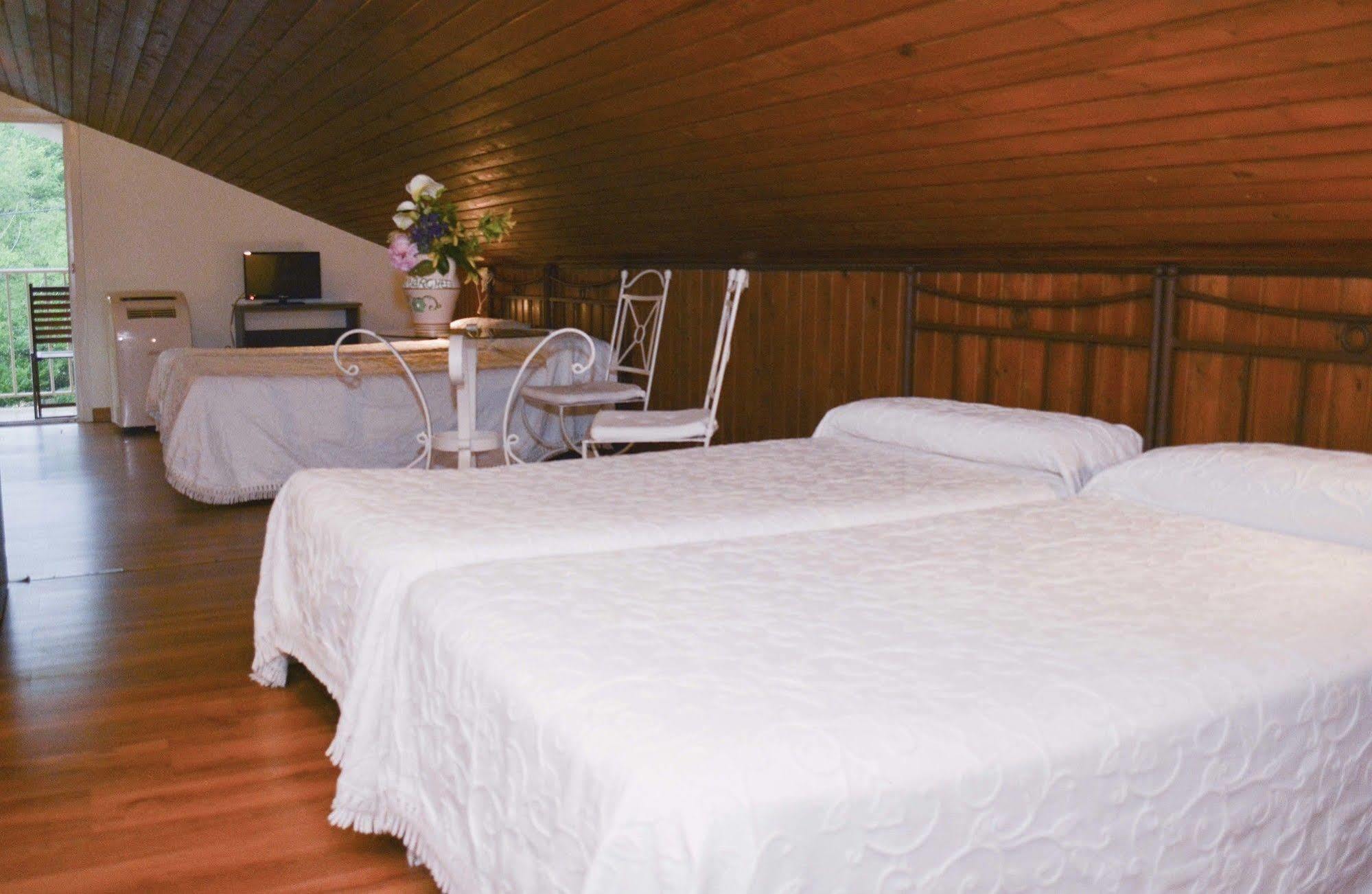 Hotel Azabache Susierra กังกัส เด โอนิส ภายนอก รูปภาพ